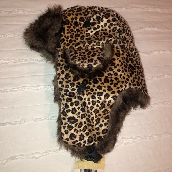 Cheetah print snow beanie - Picture 1 of 2
